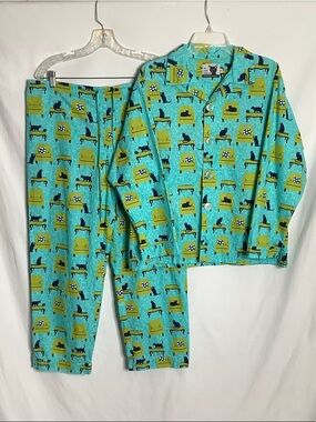 The Cats Pajamas Two-Piece Pajama Set Size M Black Cats Green Chairs